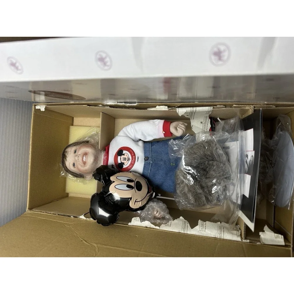 Vintage Ashton-Drake Walt Disney World Boy and Girl Porcelain Doll Set COA NEW